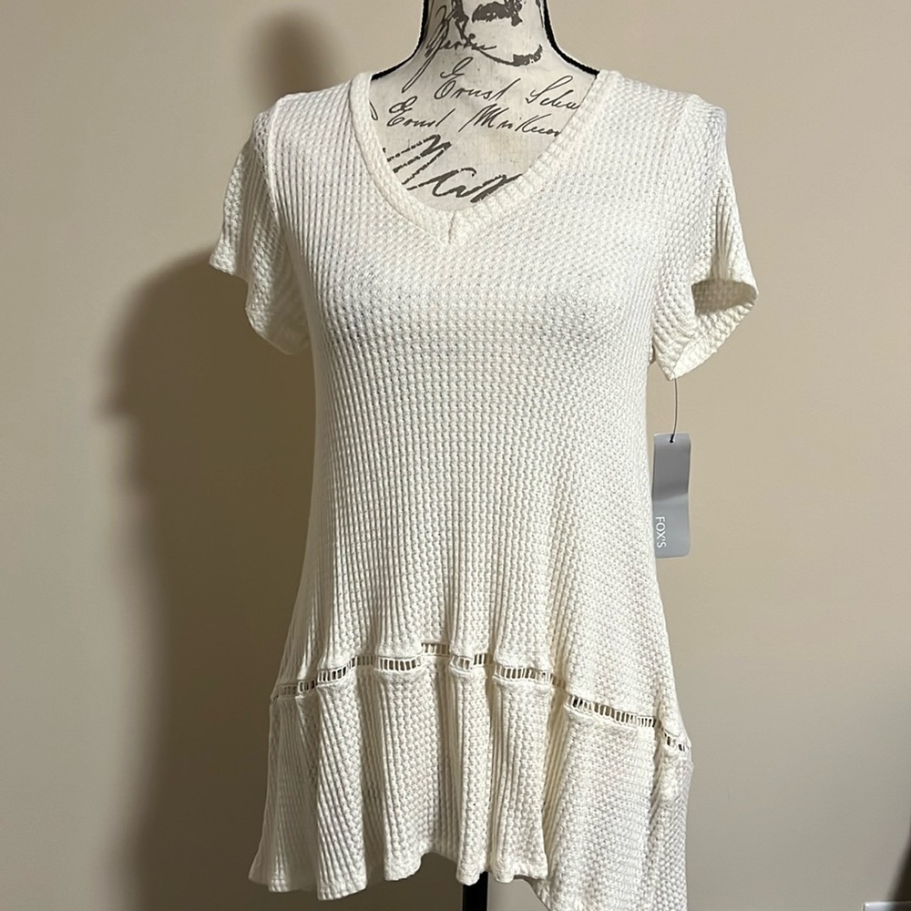 NWT this blouse 👚 is beautiful and super soft